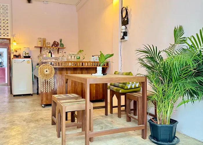 Hostel Baan Yentafo - Pink House 2nd Floor *