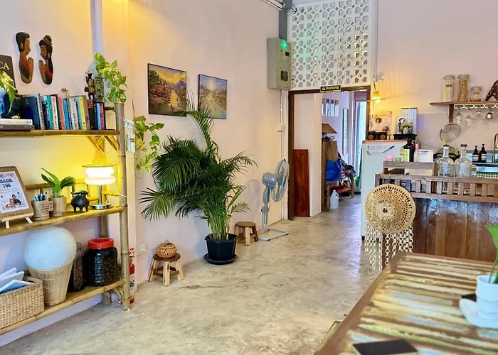 Baan Yentafo - Pink House 2nd Floor Hostel Bangkok