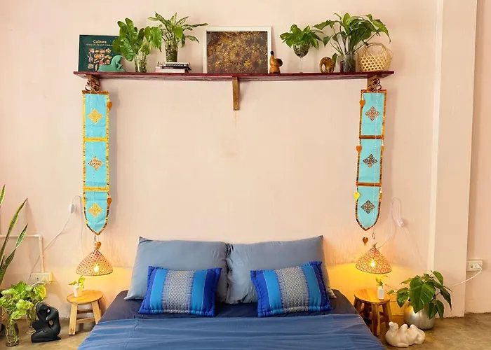 Baan Yentafo - Pink House 2nd Floor Hostel *