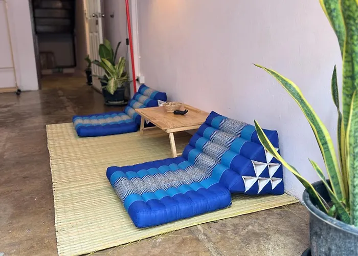 Baan Yentafo - Pink House 2nd Floor Hostel *